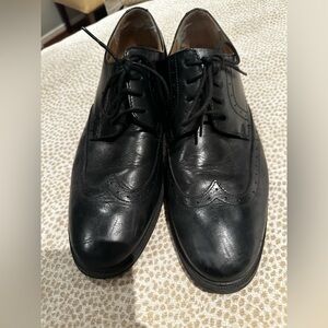 Classic Black Men's Dress Shoes brand Nun Bush. Wing tip style.
